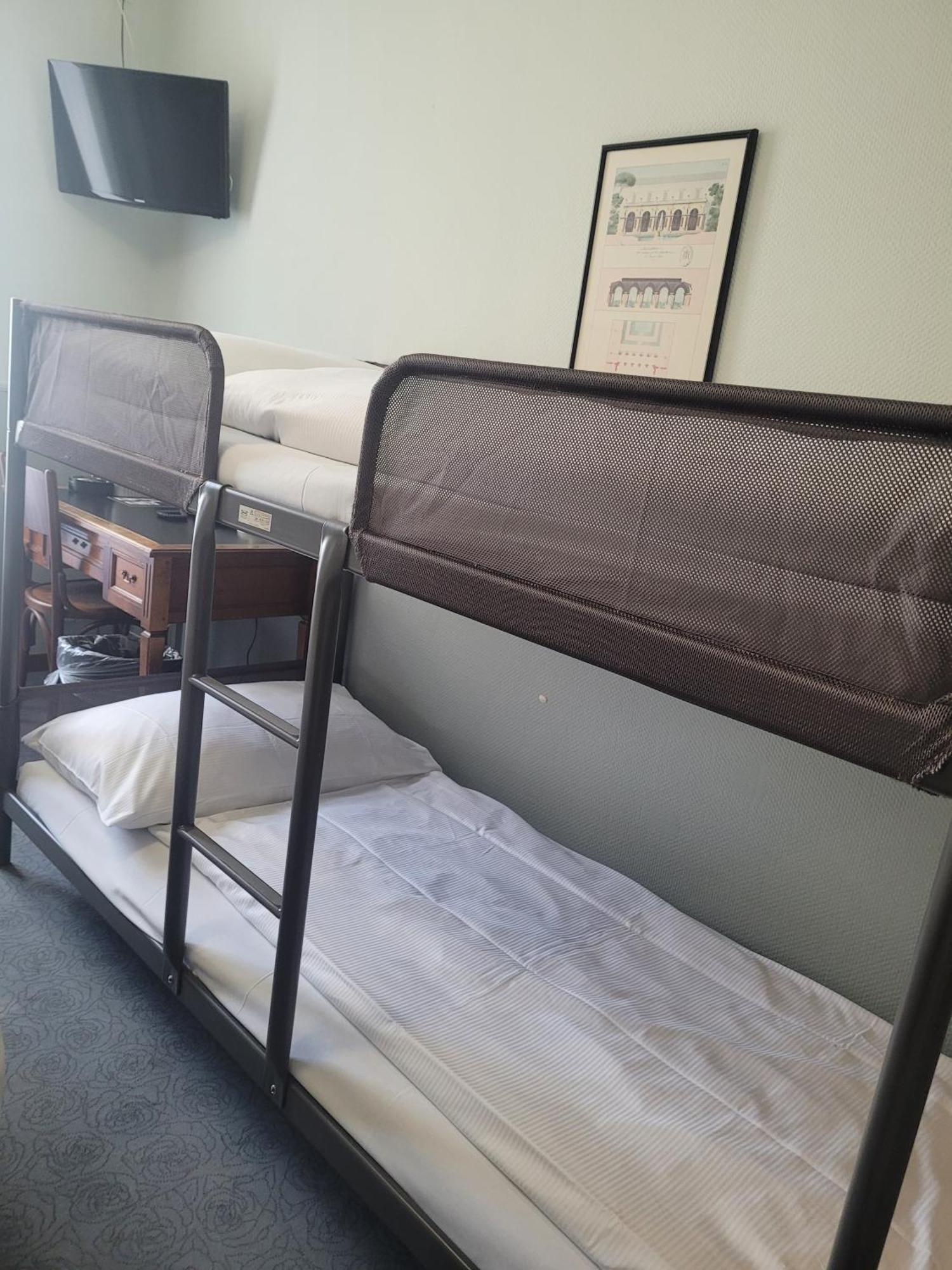 Montana Otel